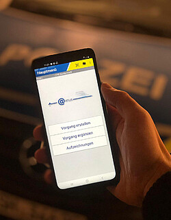 B 1: Das Smartphone als zeitgemä- ßes Einsatzmittel der Landespolizei Schleswig-Holstein